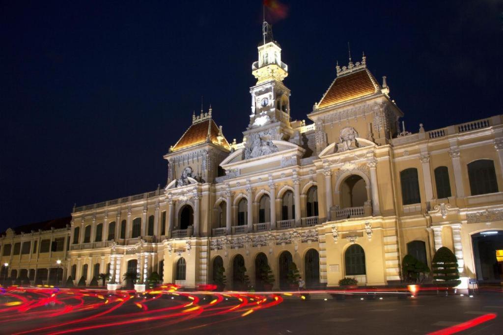 Golden Crown Hotel Saigon ホーチミン市 エクステリア 写真