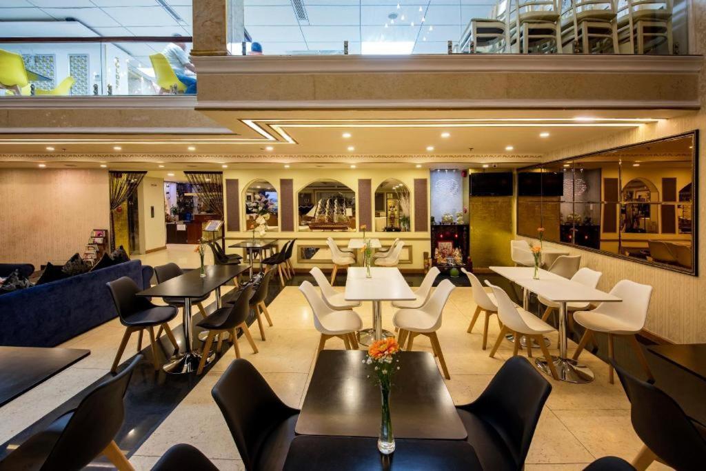 Golden Crown Hotel Saigon ホーチミン市 エクステリア 写真