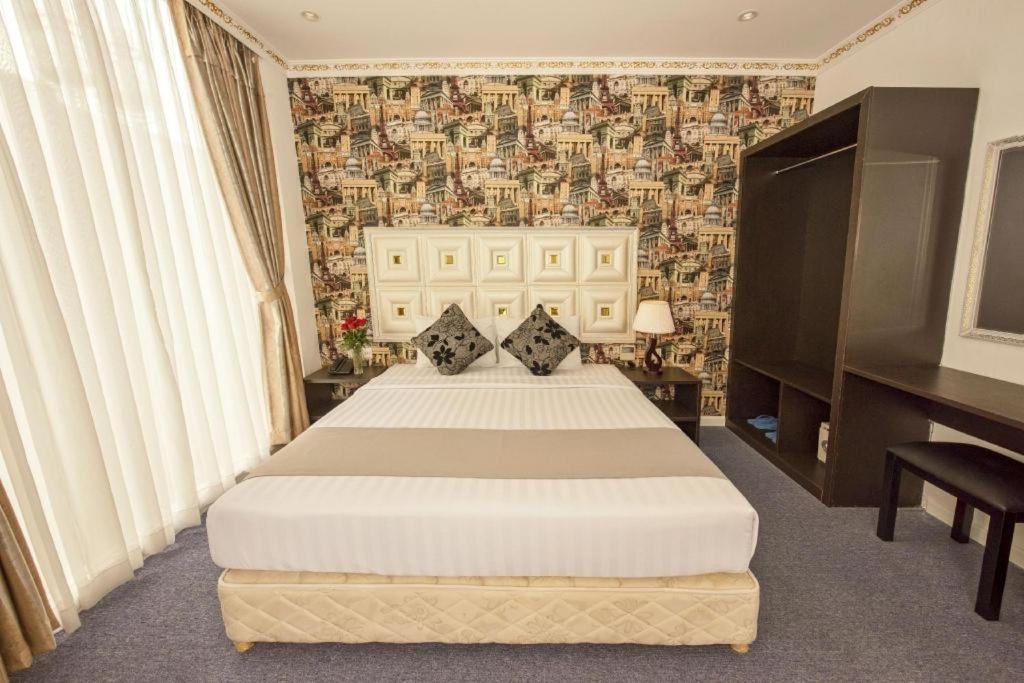 Golden Crown Hotel Saigon ホーチミン市 エクステリア 写真