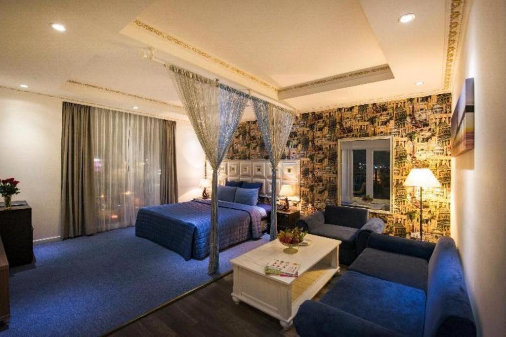Golden Crown Hotel Saigon ホーチミン市 エクステリア 写真