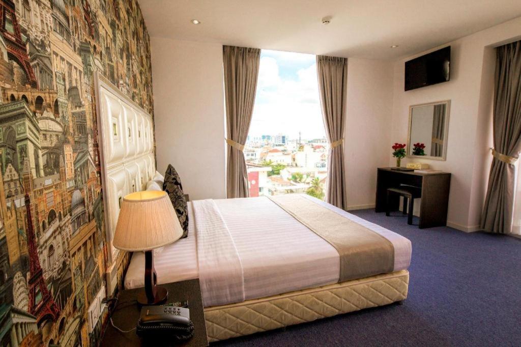 Golden Crown Hotel Saigon ホーチミン市 エクステリア 写真