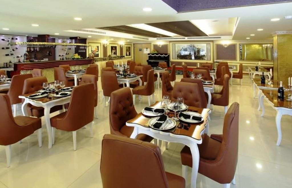 Golden Crown Hotel Saigon ホーチミン市 エクステリア 写真